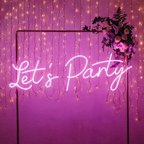 🥳 JOIN ME AS I CO-HOST MY FIRST POSH PARTY - Picture 3 of 3